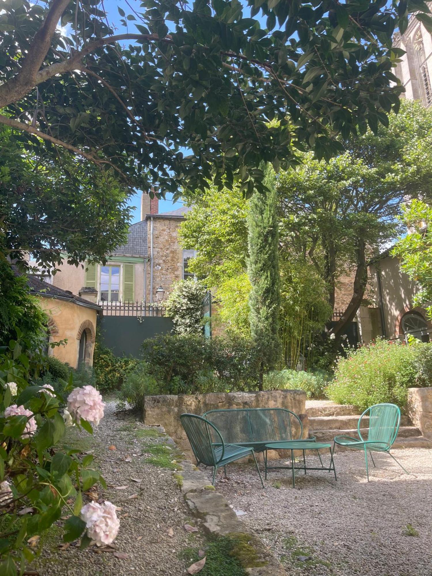 Chambres D'Hote - Maison Des Ecrivains - 50 M De La Cathedrale Et Place Des Jacobins Le Mans Buitenkant foto