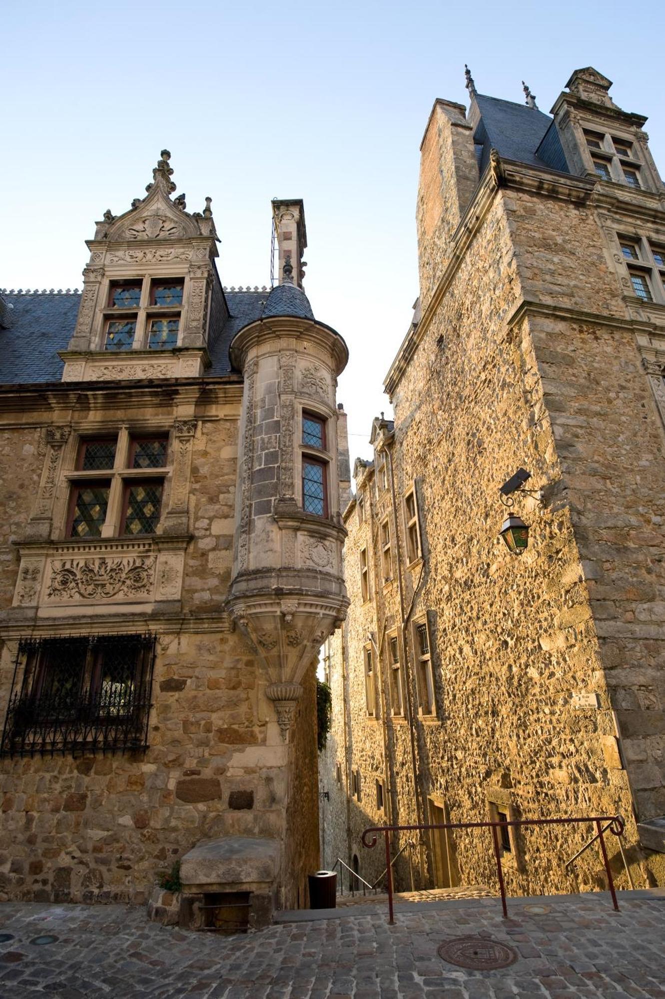Chambres D'Hote - Maison Des Ecrivains - 50 M De La Cathedrale Et Place Des Jacobins Le Mans Buitenkant foto