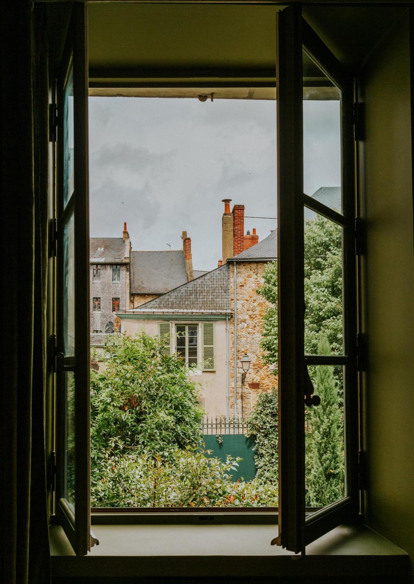 Chambres D'Hote - Maison Des Ecrivains - 50 M De La Cathedrale Et Place Des Jacobins Le Mans Buitenkant foto